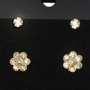 5/10 NWT 2 pair of rhinestone earrings